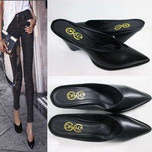 Rome Style Pointed Toe Pumps